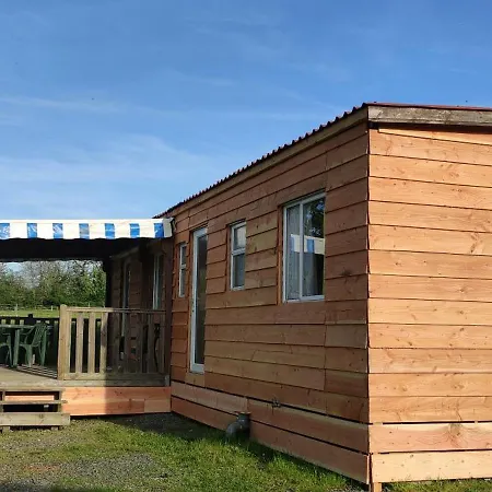 Beau Mobilhome Isole, Style De 40m2 Holiday home Lussac-les-Chateaux