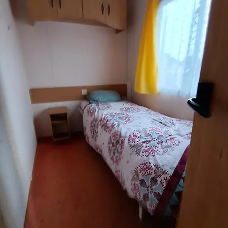 Beau Mobilhome Isole, Style De 40m2 Holiday home Lussac-les-Chateaux